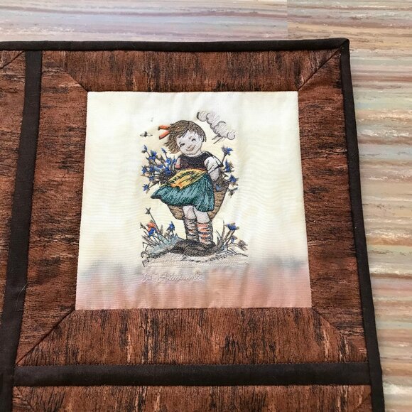 MJ Hummel Embroidered Vintage Children Quilted Fabric Wall Hanging Home Made - Picture 3 of 6